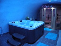 La formule vip : location de l' espace détente ( jacuzzy + sauna pendant 1 heure 30) entre 19 et 21h  